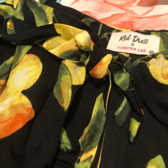 closing sale❌✨LAST 1 SIZE M! Black & Lemon 2 Piece - Picture 6 of 8